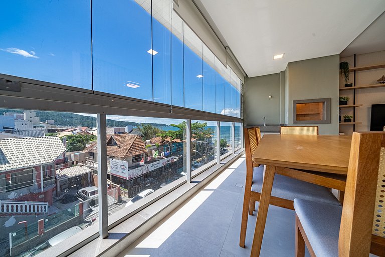 Duplex beira mar em Bombas com vista