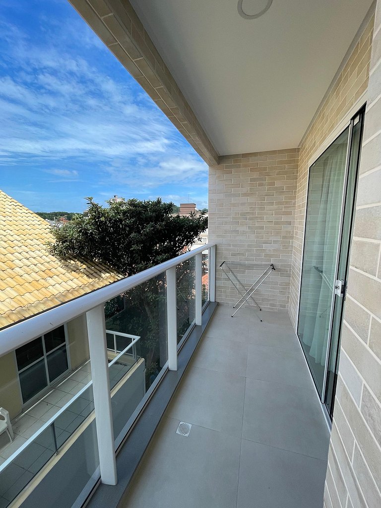 Flat em condomínio com piscina