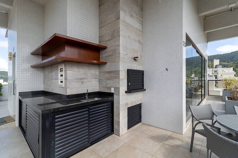 Apartamento com vista pro mar em Bombas