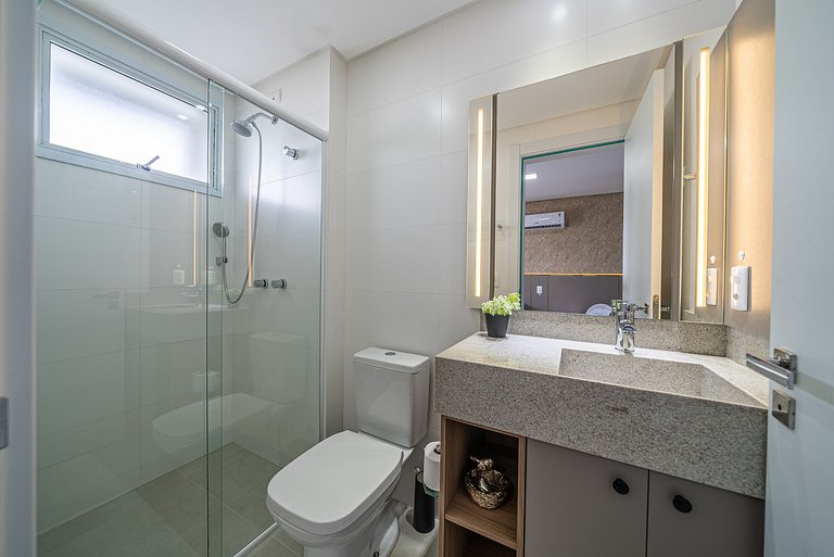 Apartamento con 2 suites, a 150 metros del mar en Mariscal.