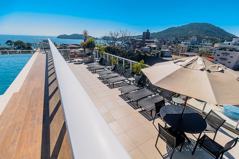 Flat com cozinha em Bombinhas
