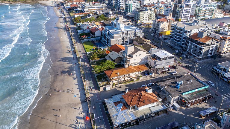 Ático dúplex frente al mar con 3 dormitorios en Bombas