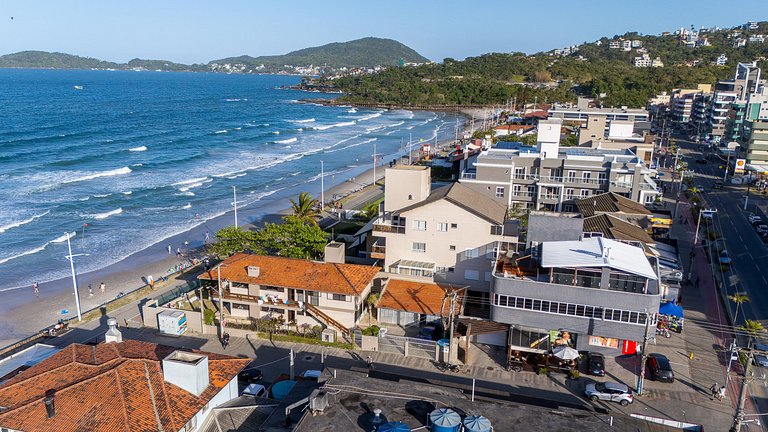 Cobertura duplex beira mar com 3 quartos em Bombas