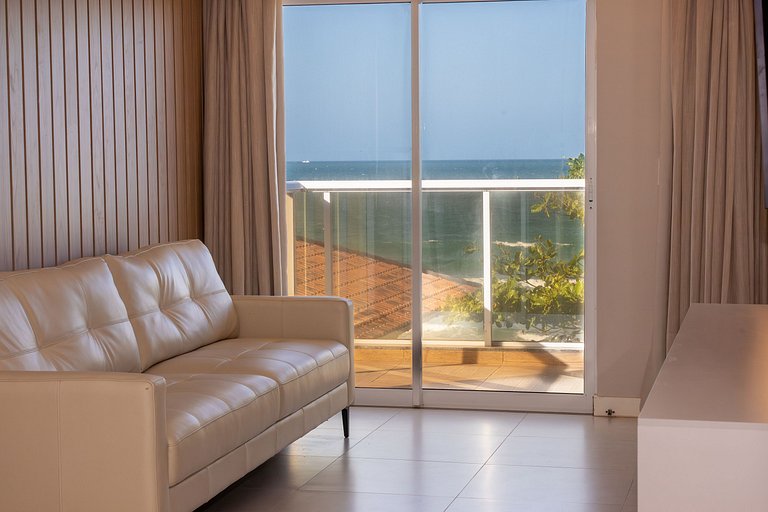 Cobertura duplex beira mar com 3 quartos em Bombas