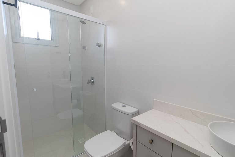 Apartamento novo para família 2 suítes Bombas