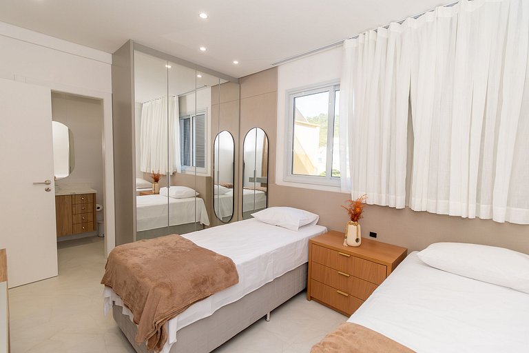 Apartamento novo para família 2 suítes Bombas