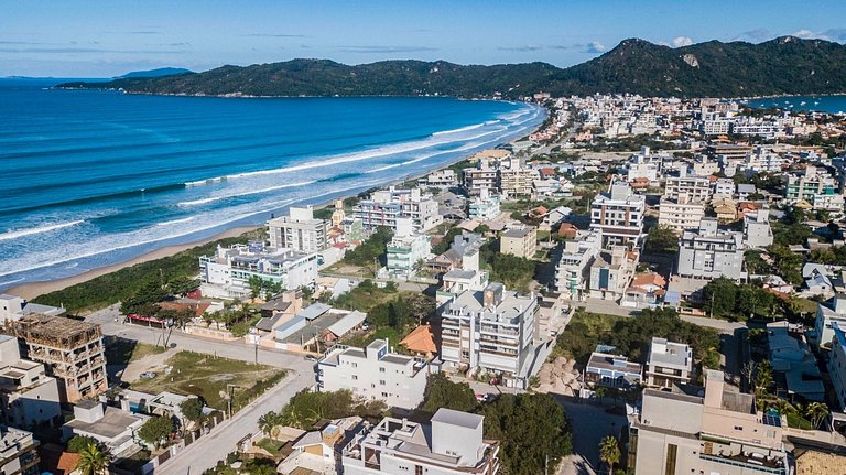 Apartamento 2 suítes perto do mar